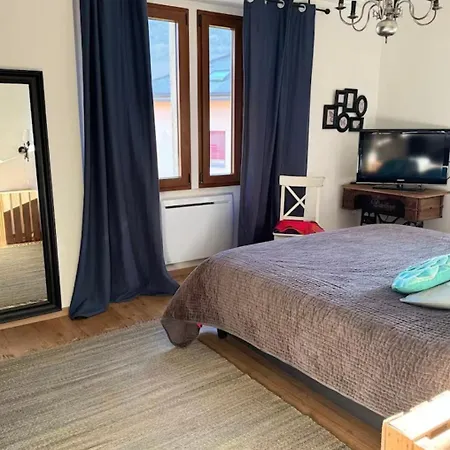 70m2, Entree Autonome, Lit 180x200, Terrasse Privee, Parking Gratuit Apartman Bremis